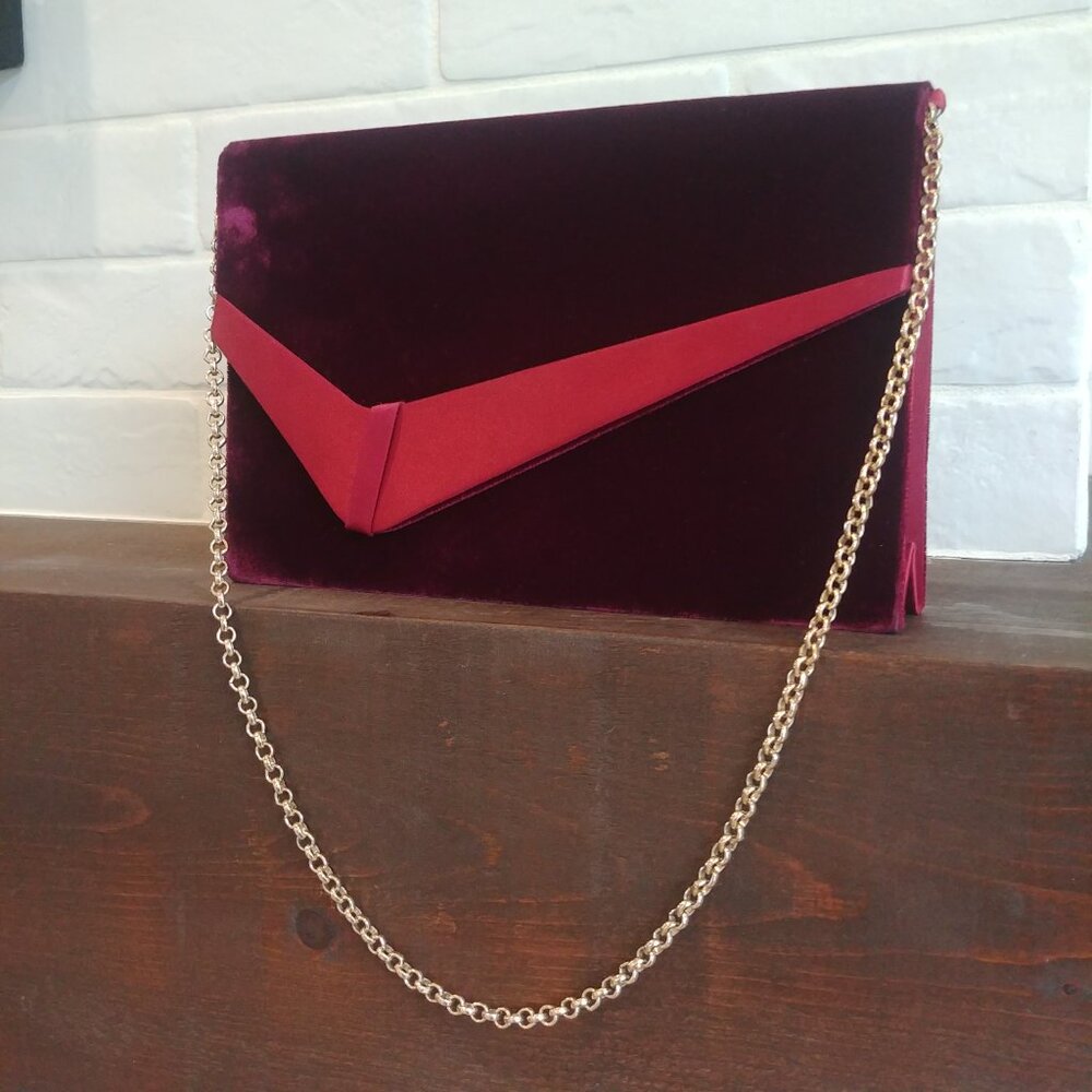Vintage dark red velvet handmade in Hong Kong gold chain clutch bag purse